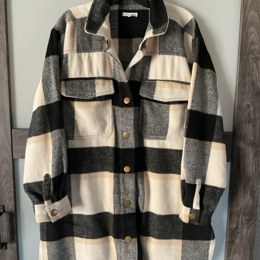EUC-Women’s shacket with pockets